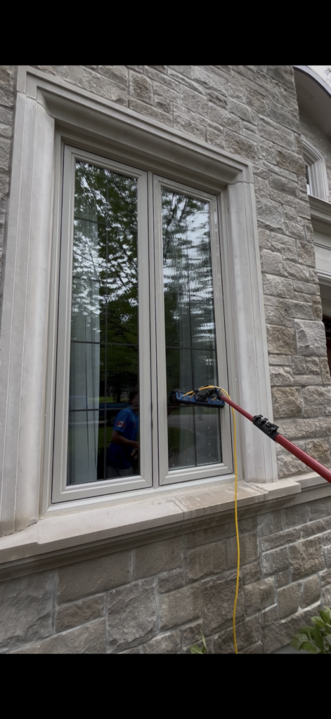 Window Cleaning, gutter cleaning, eavestrough cleaning, interior window cleaning, solar panel cleaning